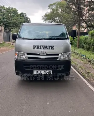 Toyota HiAce 2014 Silver
