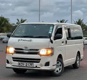 Toyota HiAce 2013 White