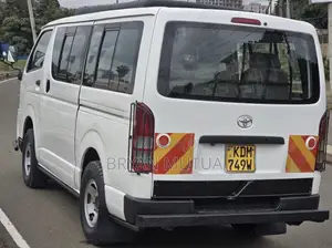 Toyota HiAce 2016 White