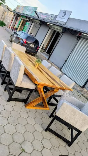Modern 8 Seater Flex