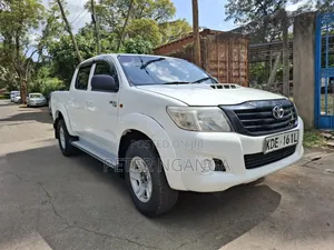 Toyota Hilux 2014 White