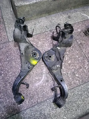 Rear Control Arm Nissan Serena