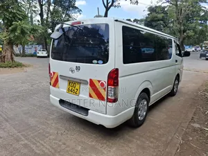 Toyota HiAce 2014 White