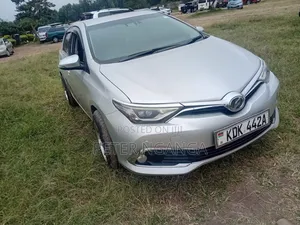 Toyota Auris 2015 Silver