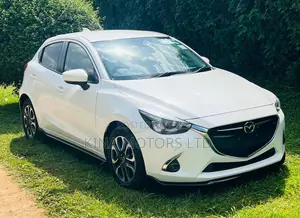 Mazda Demio 2019 Off white