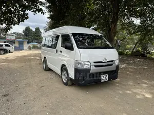 Toyota HiAce 2014 White