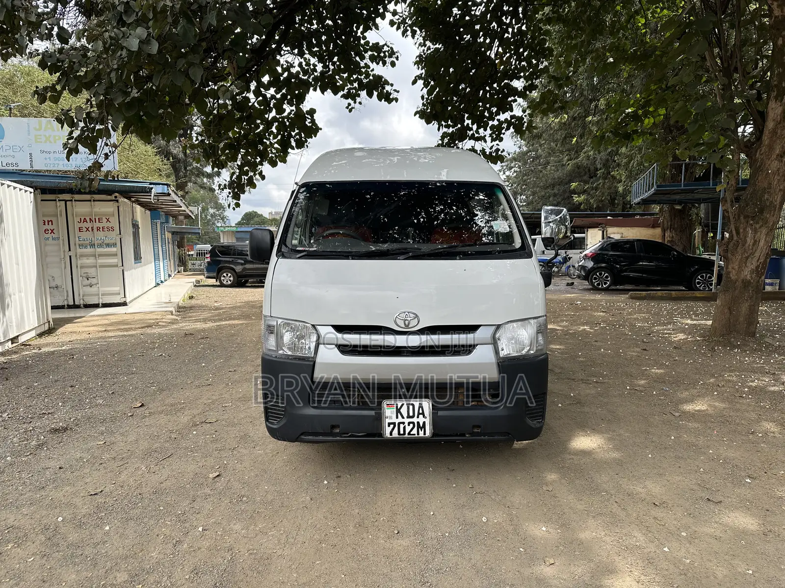 Toyota HiAce 2014 White
