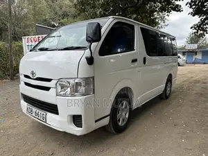 Toyota HiAce 2014 White