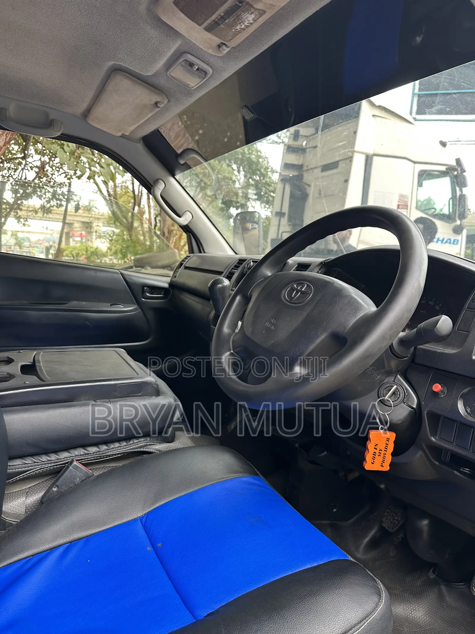 Toyota HiAce 2014 White