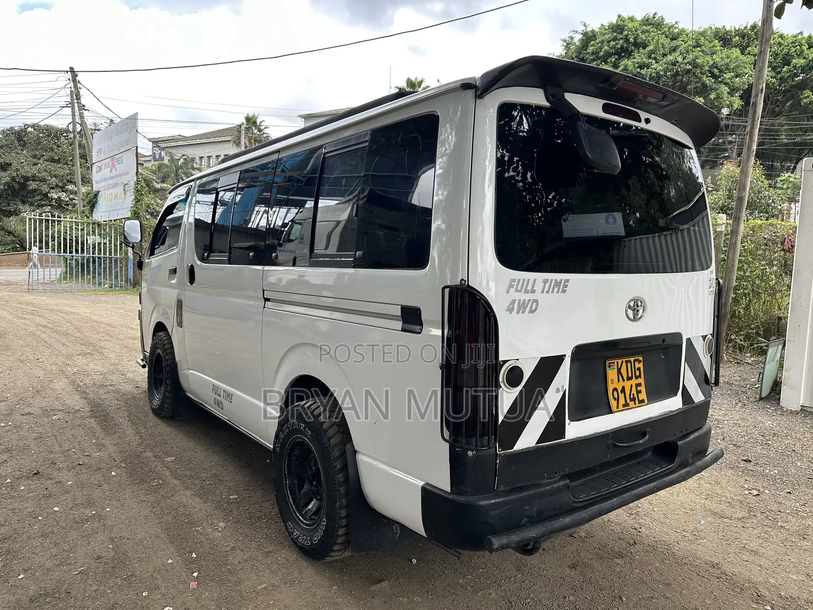 Toyota HiAce 2015 White