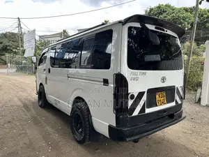 Toyota HiAce 2015 White