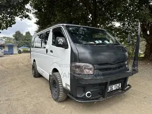 Toyota HiAce 2015 White
