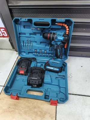 Makita 88v Cordless Drill Set / 2 Batteries Charger