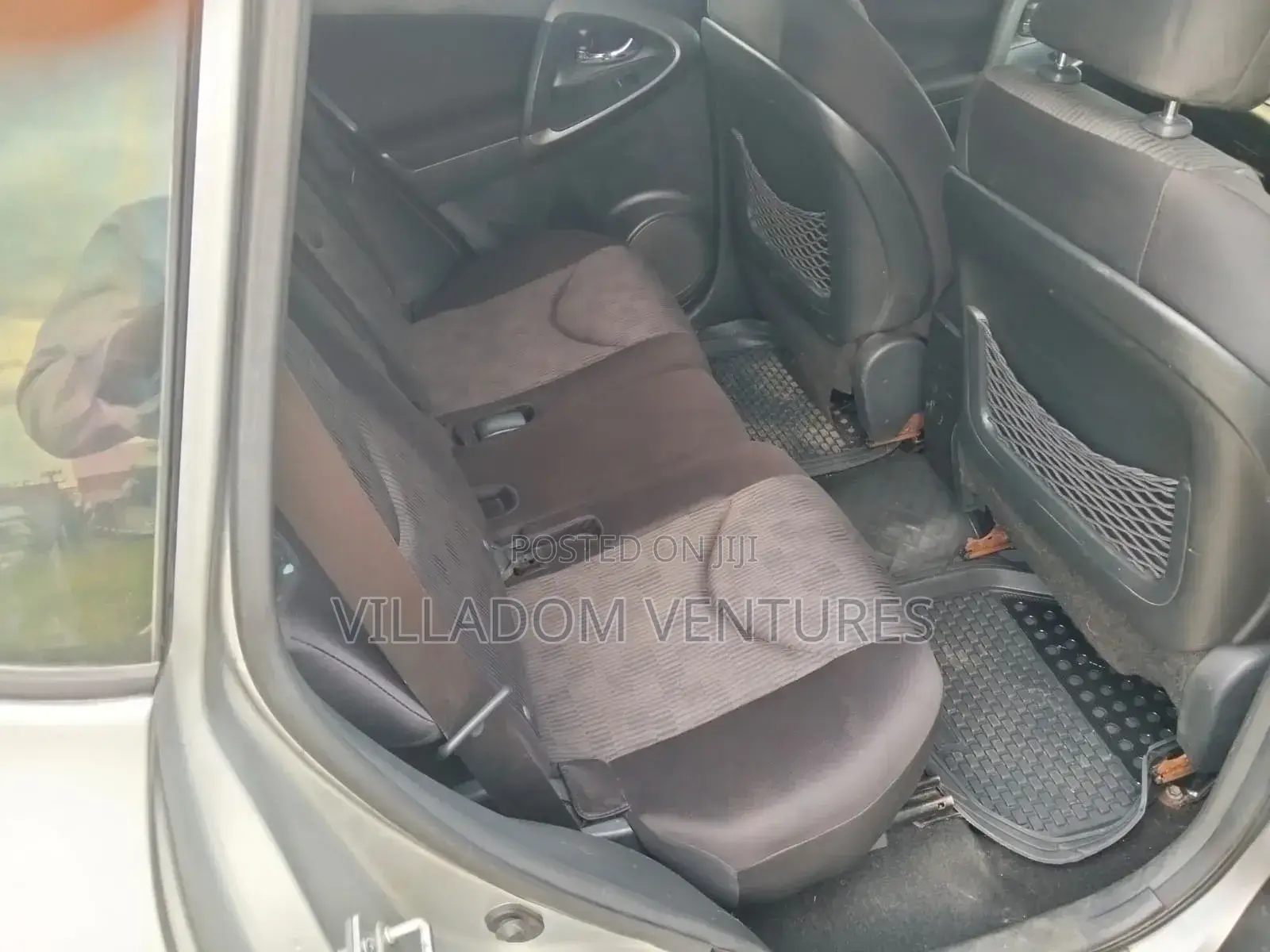 Toyota RAV4 2010 Silver