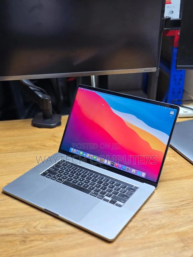 Laptop Apple MacBook Pro 16GB Intel Core Ultra 9 SSD 1T - thumbnail 2