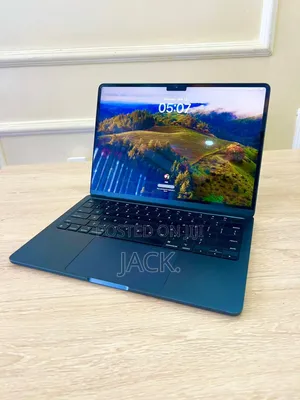 Laptop Apple MacBook Air 2024 M3 8GB Apple M3 SSD 512GB