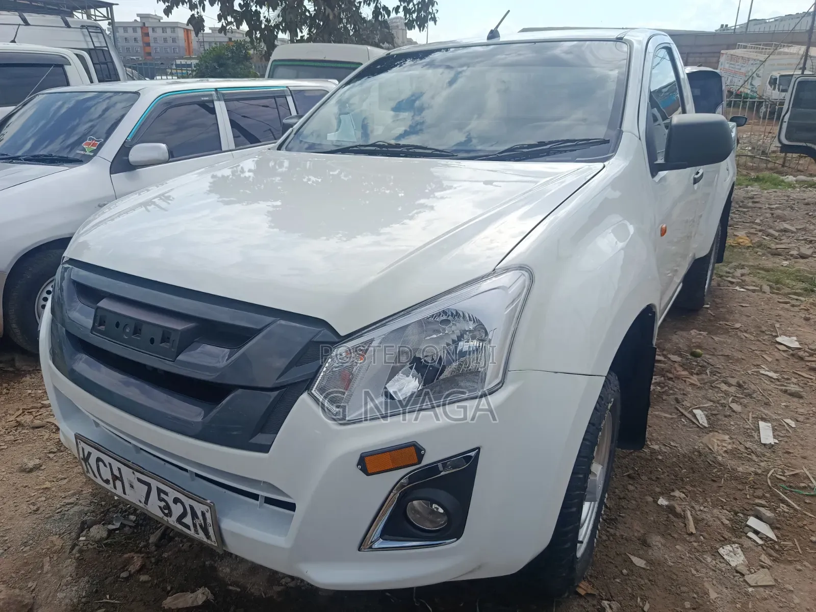 Isuzu D-MAX 2015 White