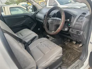 Isuzu D-MAX 2015 White