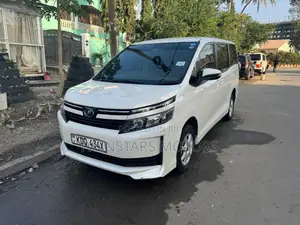 Toyota Voxy 2017 White
