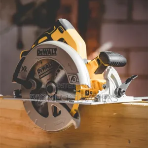 Dewalt Circular Saw Machine