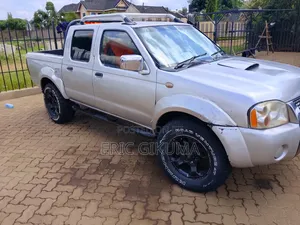 Nissan Navara 2004 Silver