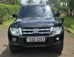 Mitsubishi Pajero 2013 Black