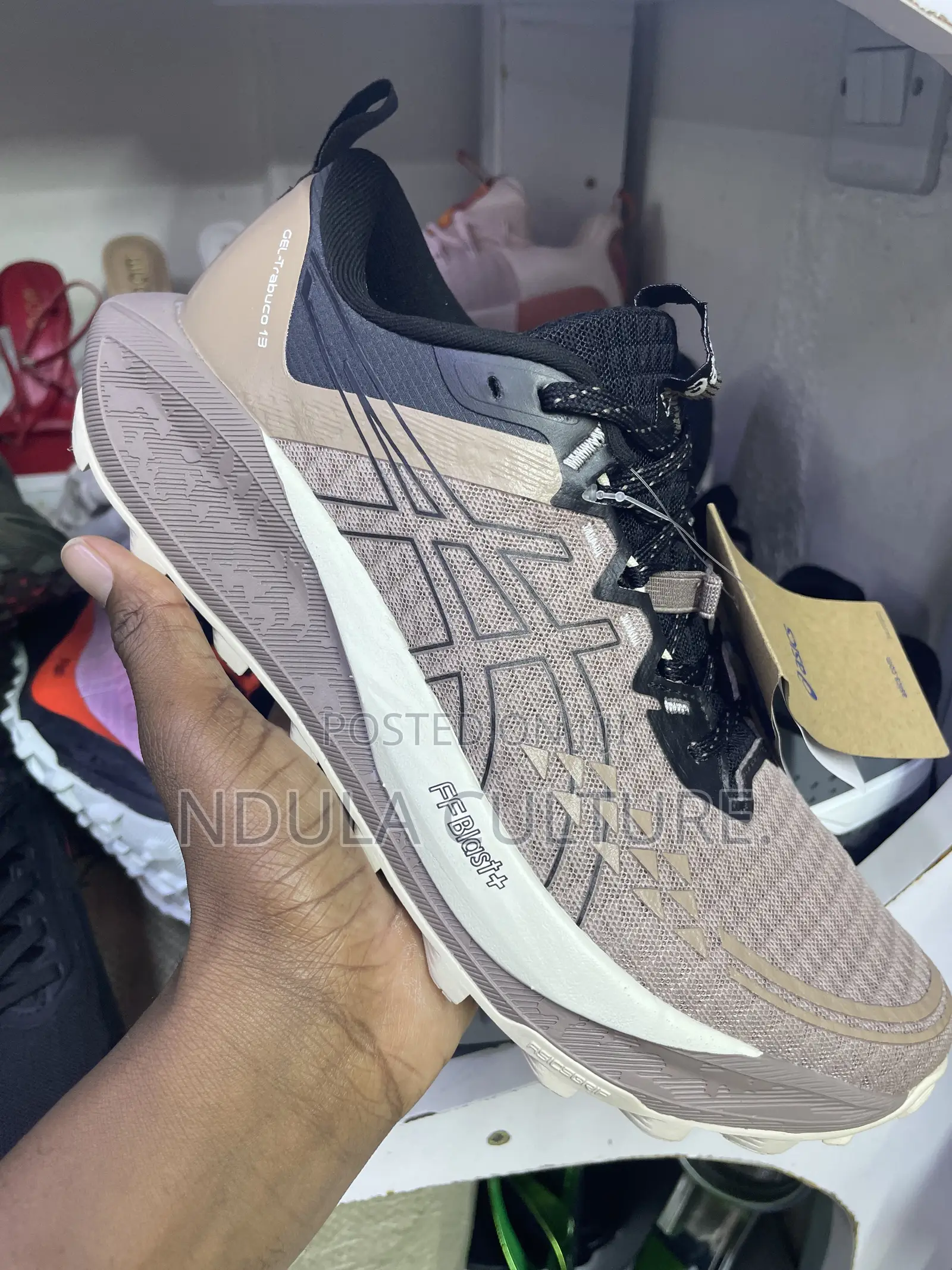 Asics Trabuco Max 4
