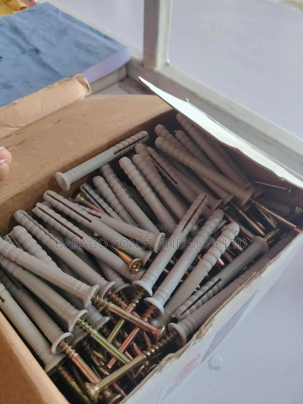 Wood Screws And Plugs