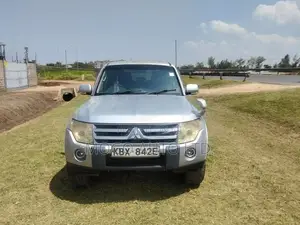 Mitsubishi Pajero 2006 Silver