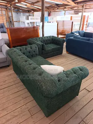 Urbanix 5 Seater Chesterfield Sofa