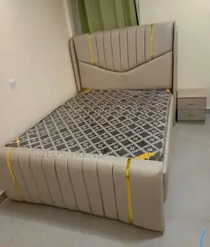 4 by 6 Chester Bed With Padded Headboard