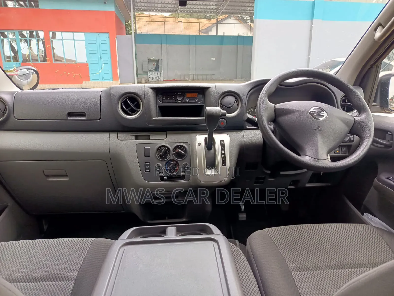 Nissan Caravan (Urvan) 2019 Silver