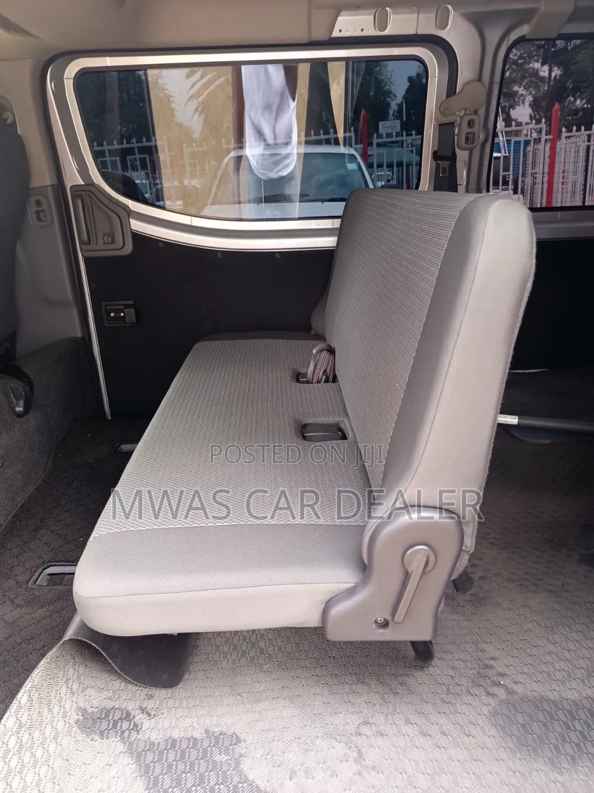 Nissan Caravan (Urvan) 2019 Silver