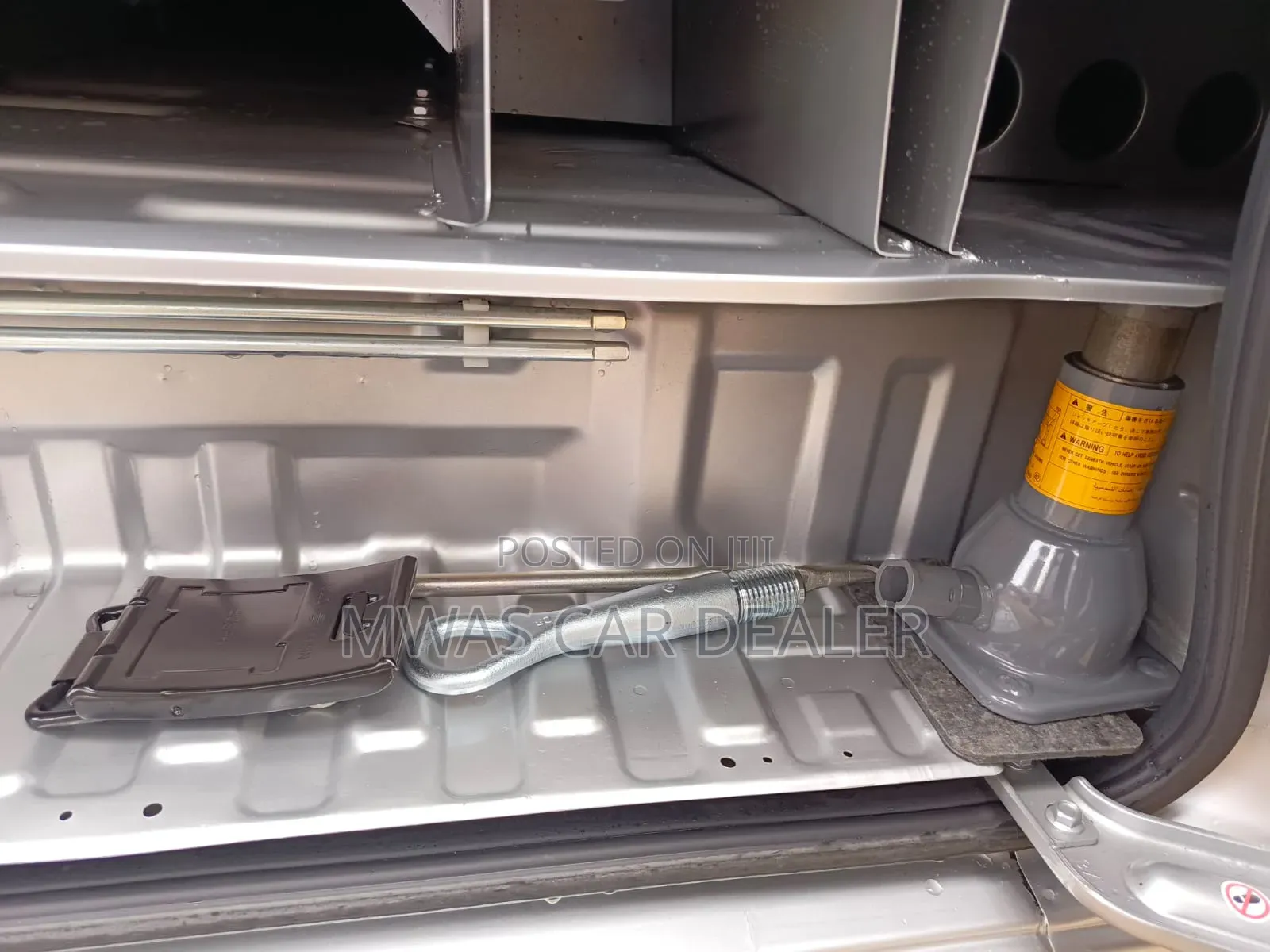 Nissan Caravan (Urvan) 2019 Silver