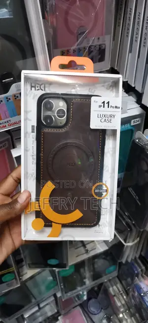 iPhone 11 Pro Max Premium, Dark Brown Leather-Style Magsafe Case