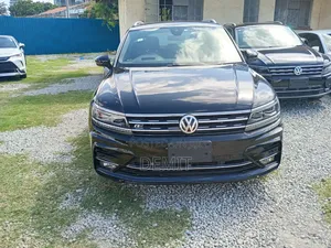 Volkswagen Tiguan 2.0T SEL R-Line Black FWD 2019 Black