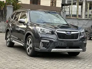 Subaru Forester Premium AWD 2020 Black