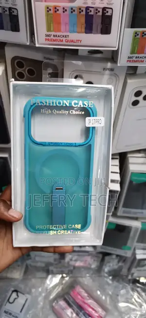iPhone 17 Pro Cyan/Aquamarine Fashion Case