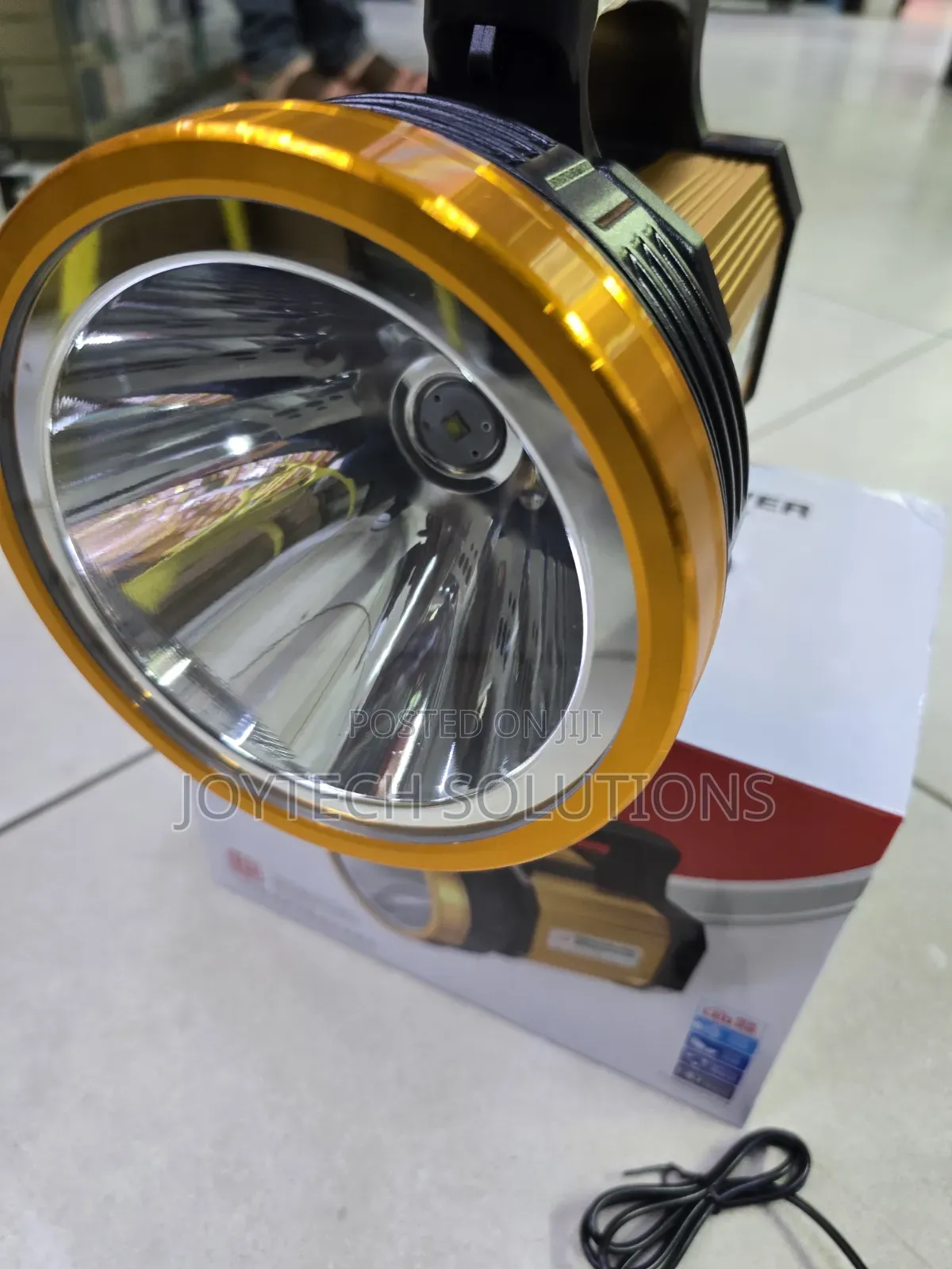 Super Bright 120w Rechargeable Aluminum Led Torch / Spotlight 2km