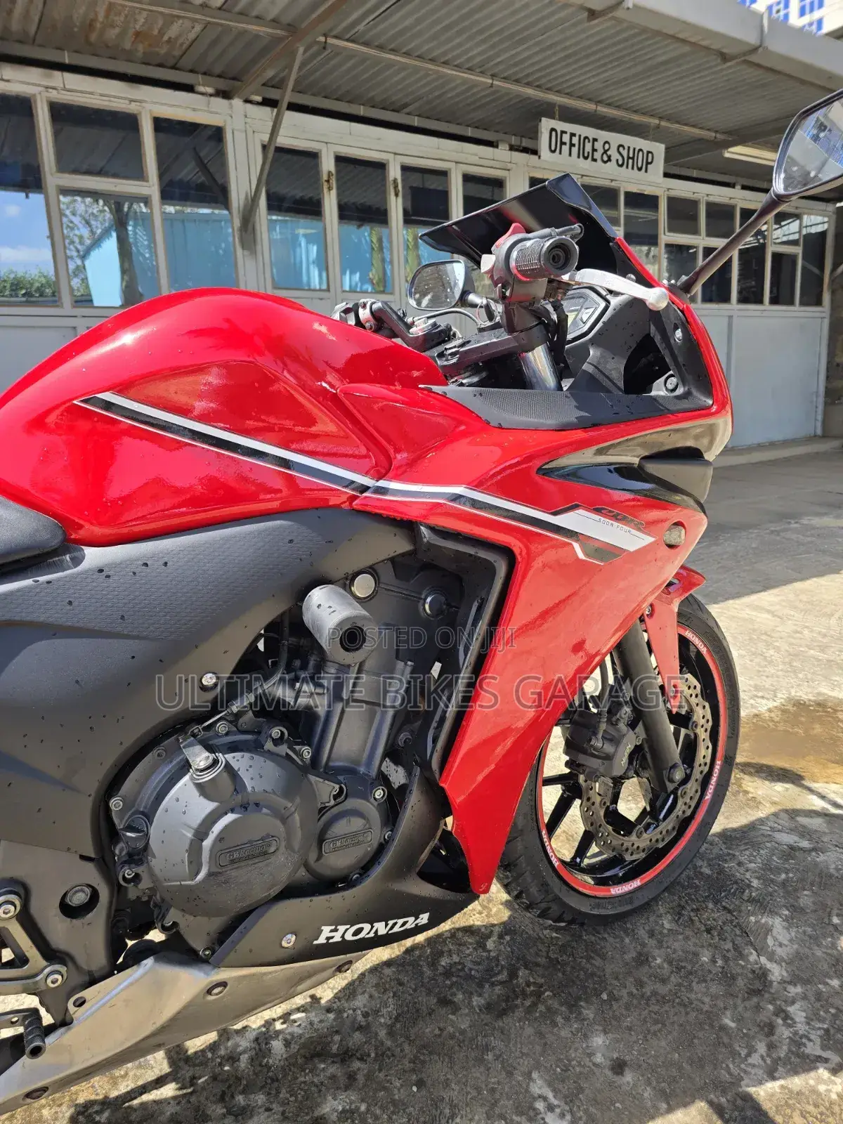 Honda CBR 2012 Red
