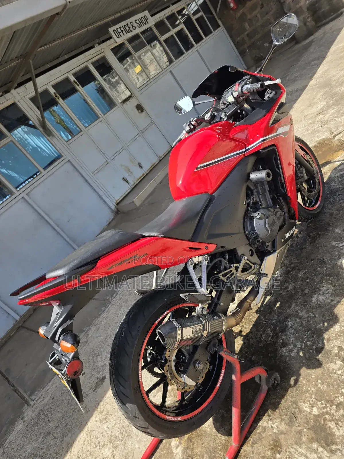 Honda CBR 2012 Red