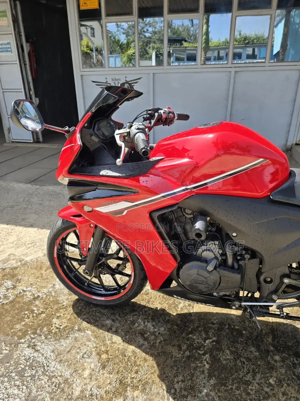 Honda CBR 2012 Red