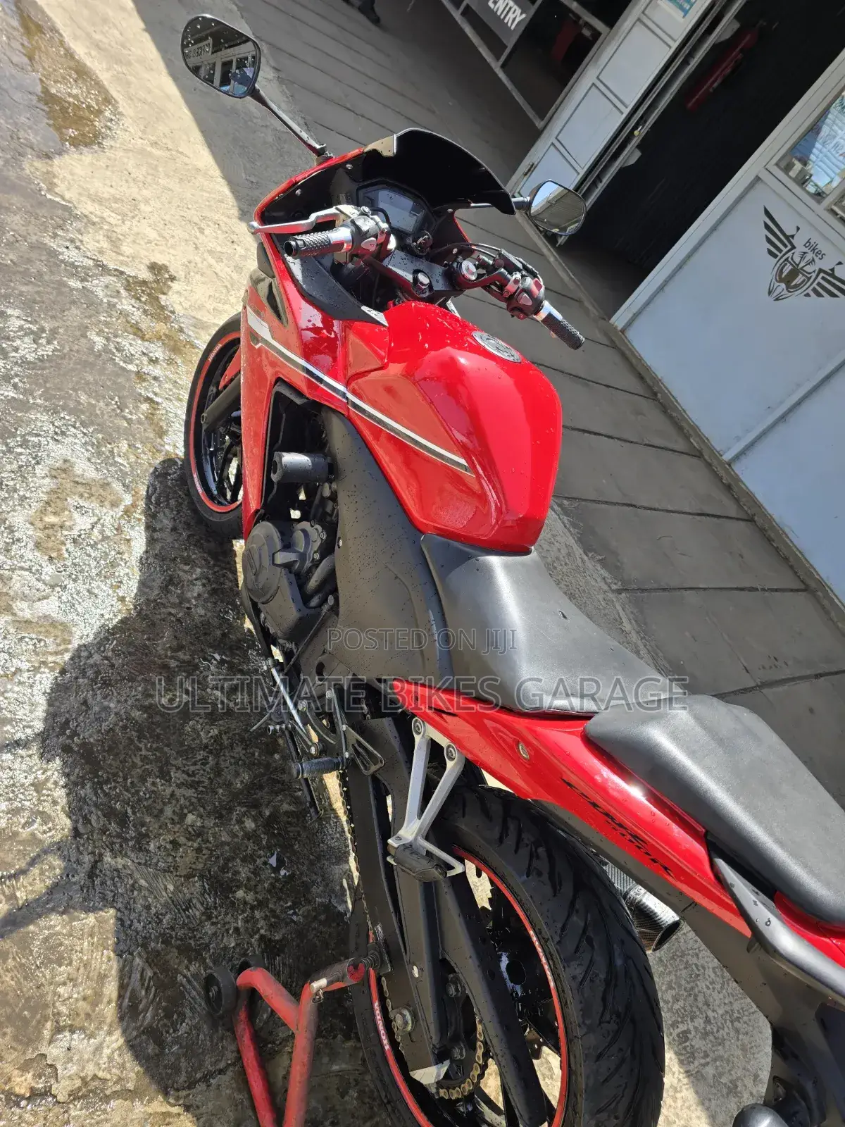 Honda CBR 2012 Red