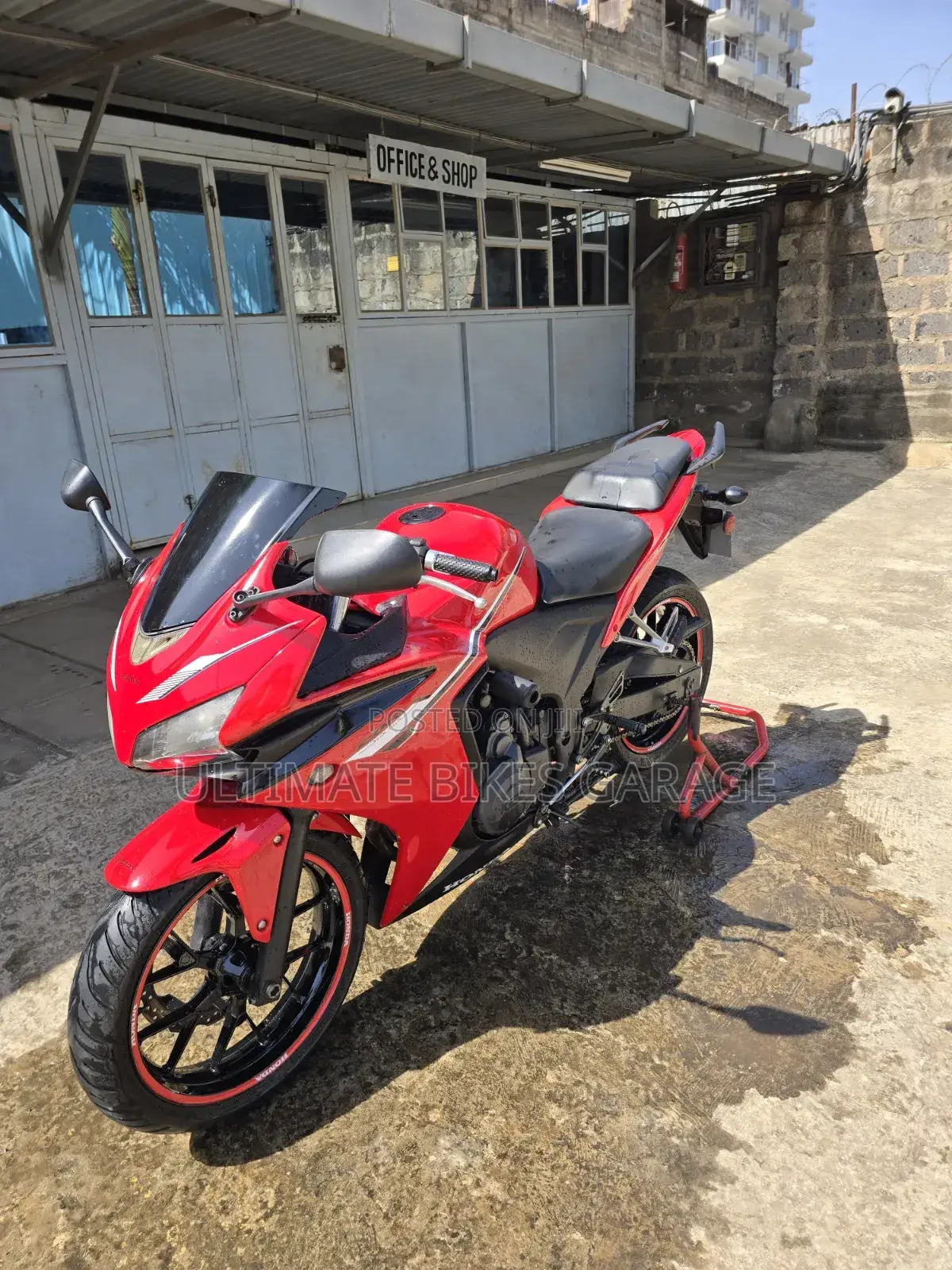 Honda CBR 2012 Red