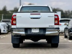 Toyota Hilux 2020 White