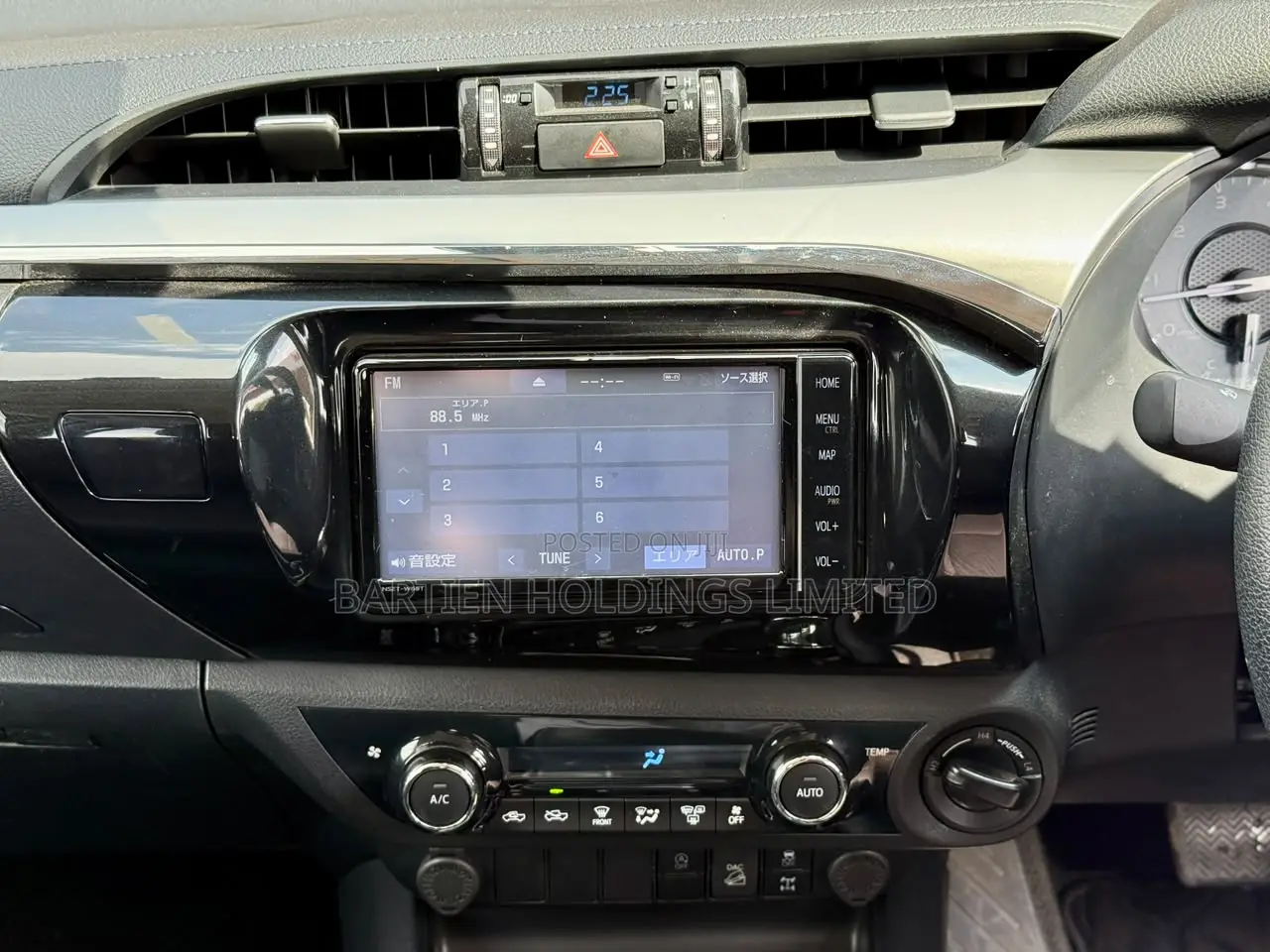 Toyota Hilux 2020 White