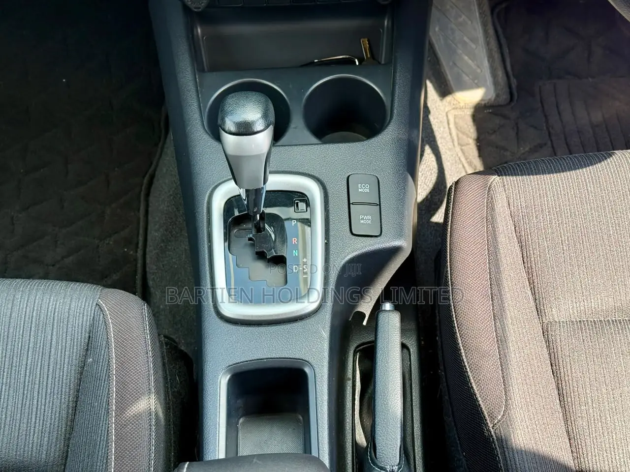 Toyota Hilux 2020 White