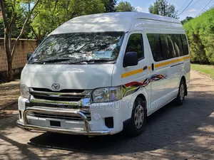 Toyota HiAce 2021 White