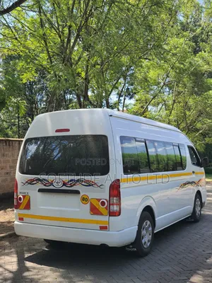 Toyota HiAce 2021 White