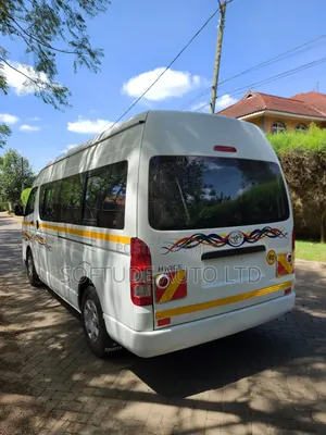 Toyota HiAce 2021 White